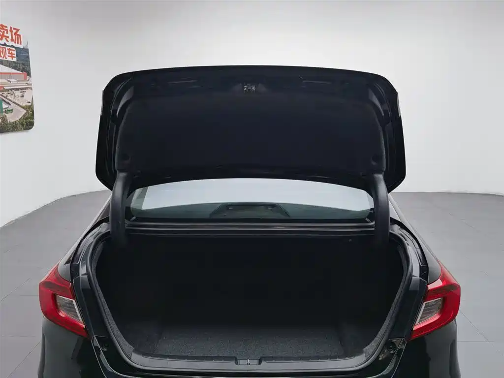 Honda Accord 2018 — фото 16