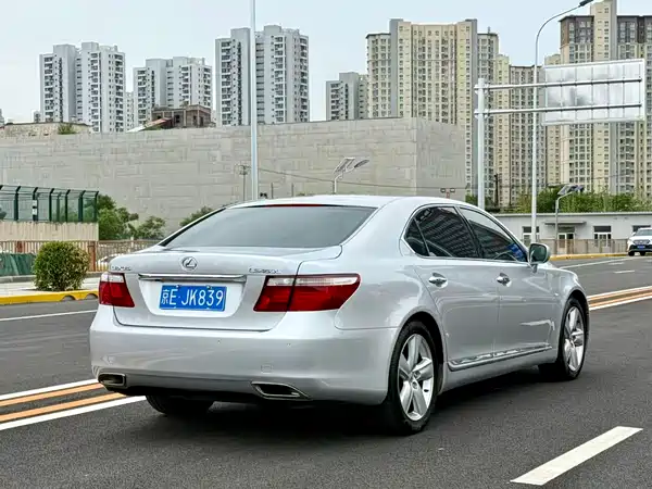 Lexus LS 2006