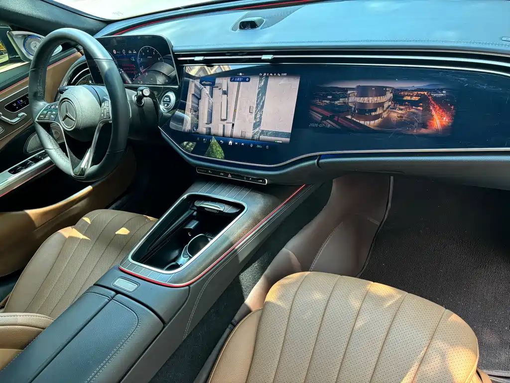 Mercedes-Benz E-Class 2025 — фото 12