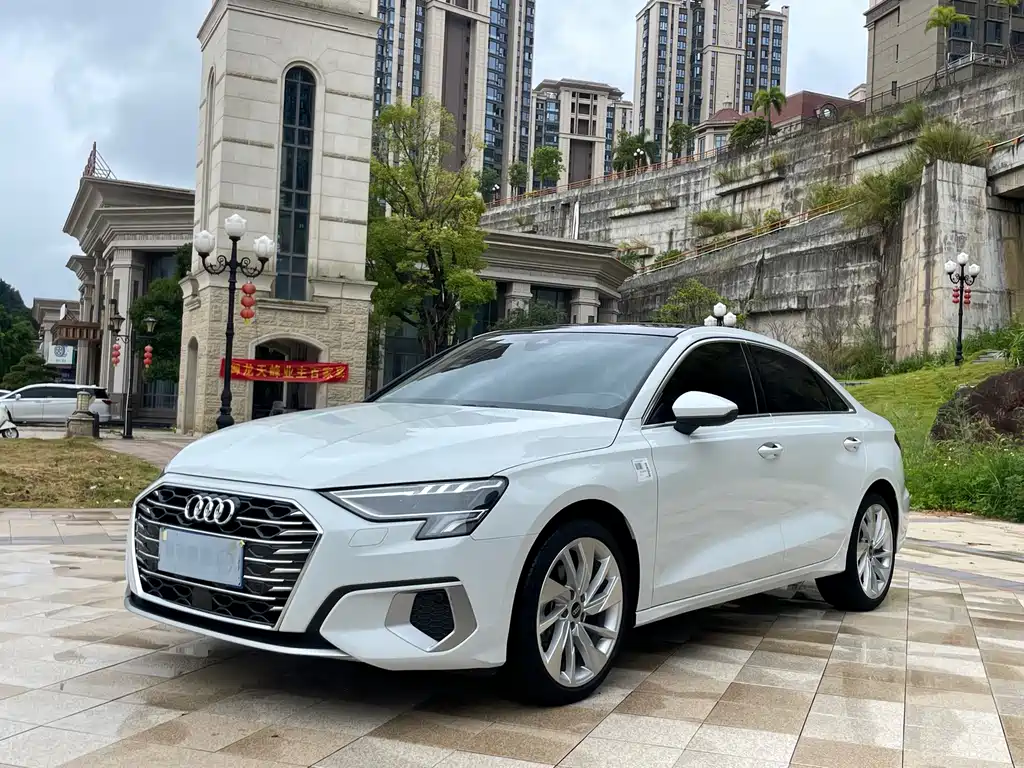 Audi A3 2022 — фото 1