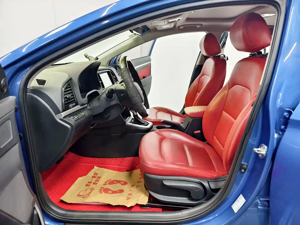 Hyundai Elantra 2016 — фото 11