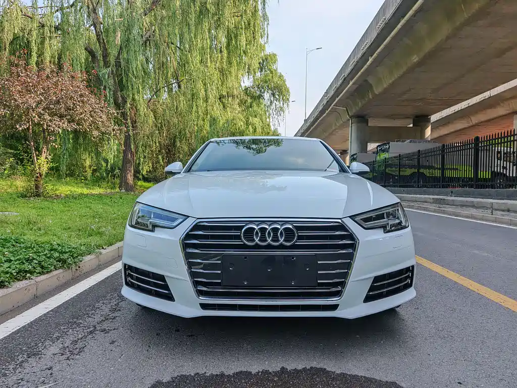 Audi A4L 2018 — фото 2