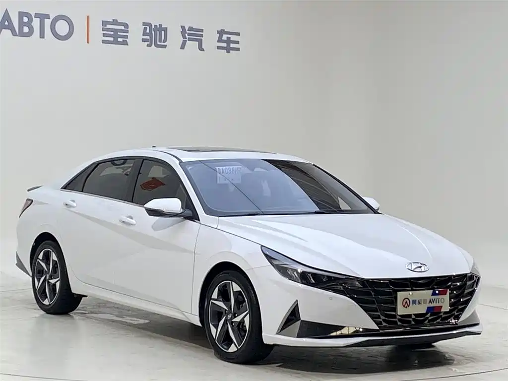 Hyundai Elantra 2023 — фото 24