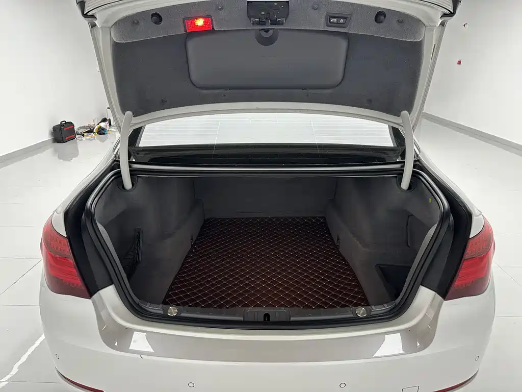 BMW 7 Series 2014 — фото 12