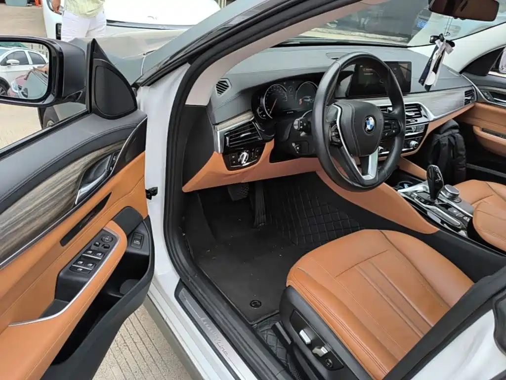 BMW 6 Series GT 2019 — фото 16