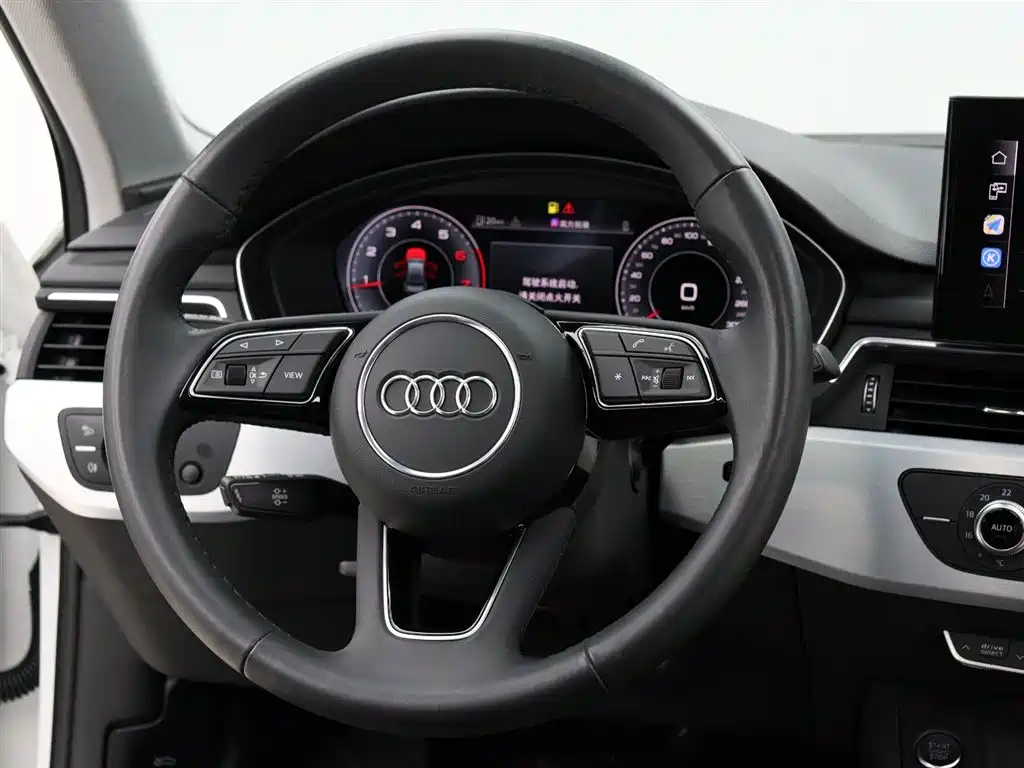 Audi A4L 2023 — фото 12