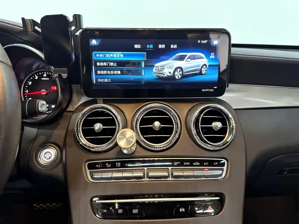 Mercedes-Benz GLC 2020 — фото 14