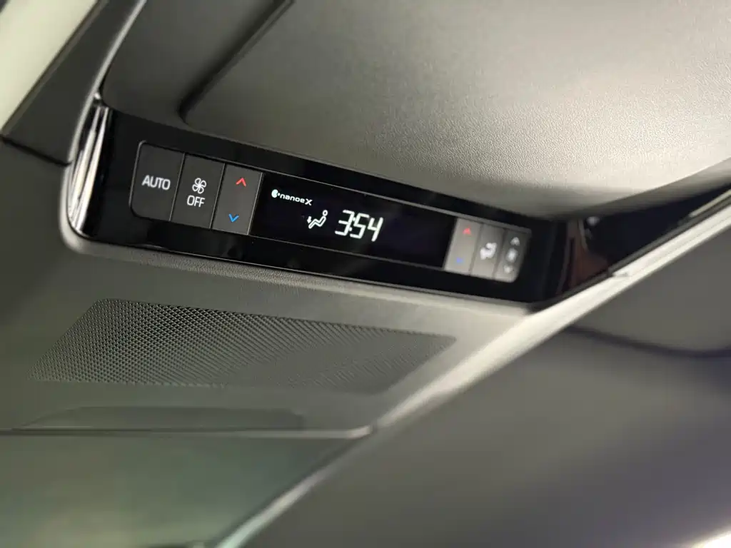 Toyota Alphard 2024 — фото 14