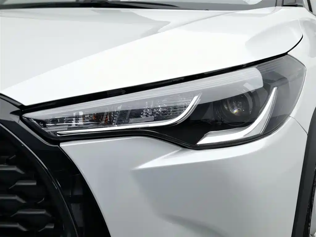Toyota Corolla Cross 2023 — фото 7