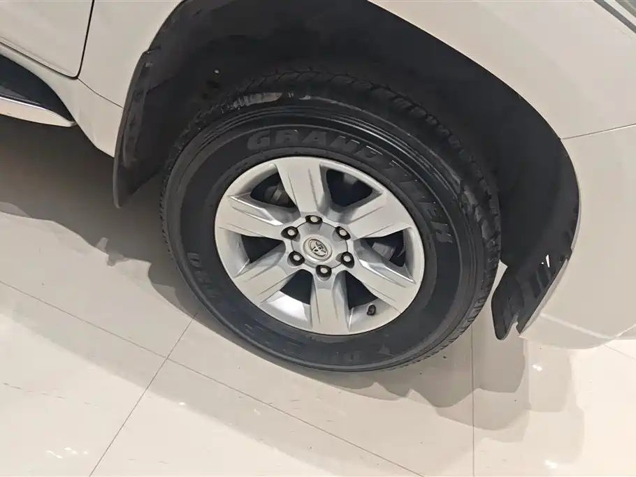 Toyota Prado 2015 — фото 6
