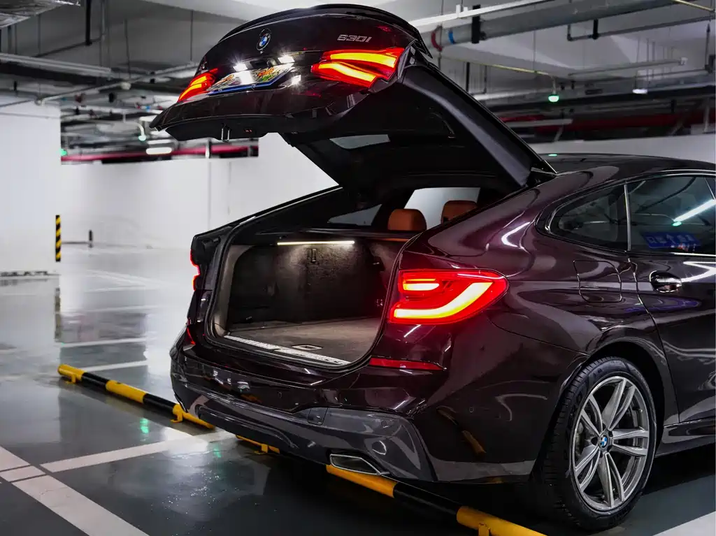BMW 6 Series GT 2018 — фото 34
