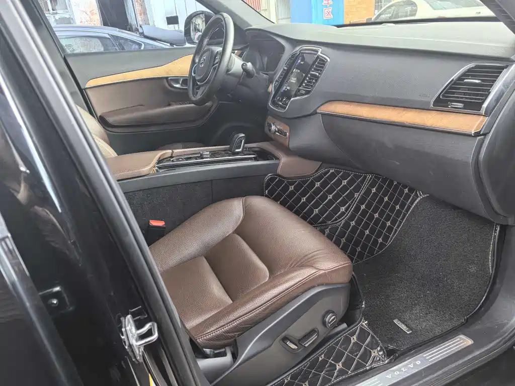 Volvo XC90 2021
