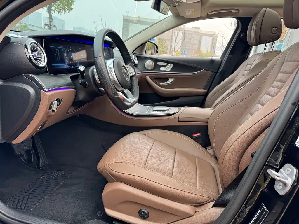 Mercedes-Benz E-Class 2020 — фото 17