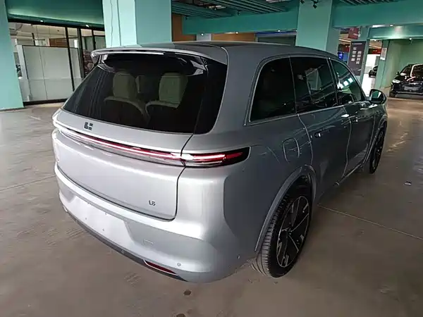 Li Auto L8 2025