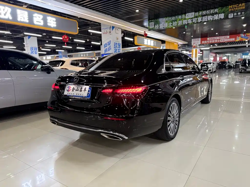 Mercedes-Benz E-Class 2023 — фото 15
