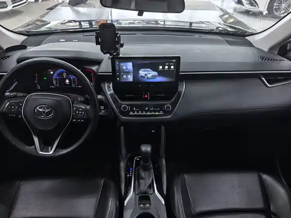 Toyota Frontlander 2024
