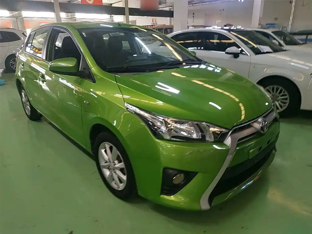Toyota Yaris L 2015 — фото 4