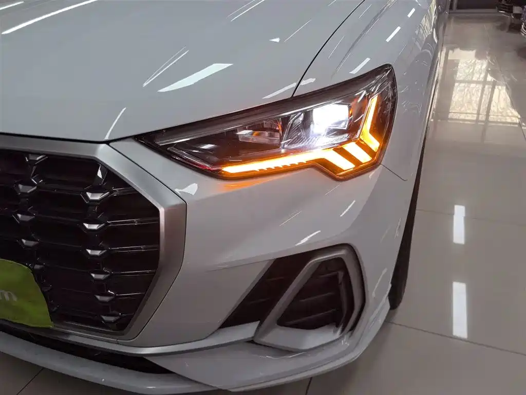 Audi Q3 2023 — фото 24