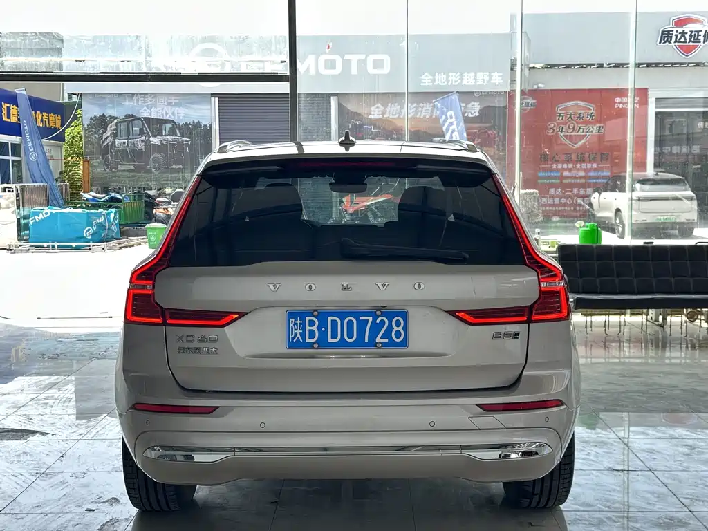 Volvo XC60 2024 — фото 10