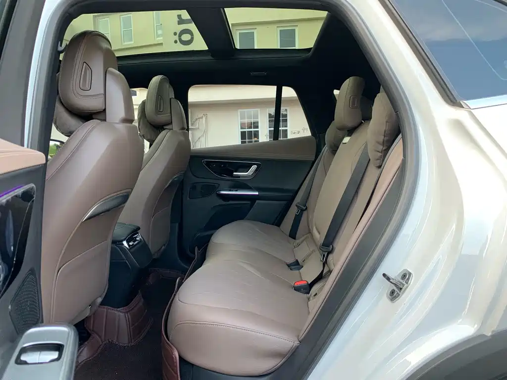 Mercedes-Benz EQE SUV 2024 — фото 16