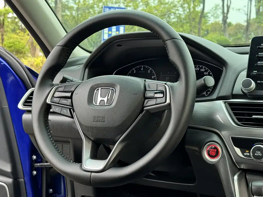 Honda Accord 2018 — фото 23