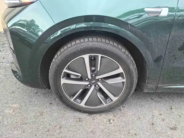 Li Auto L6 2024