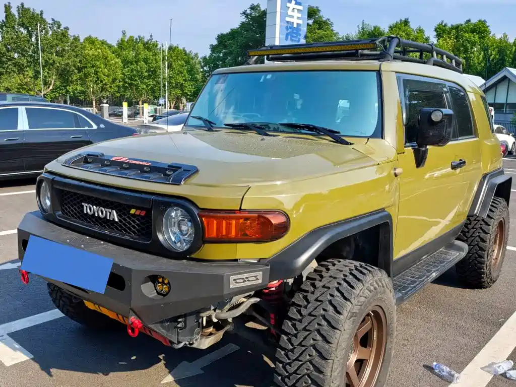 Toyota FJ Cruiser 2019 — фото 1