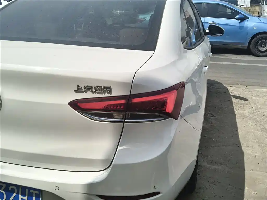 Buick Excelle 2020 — фото 8