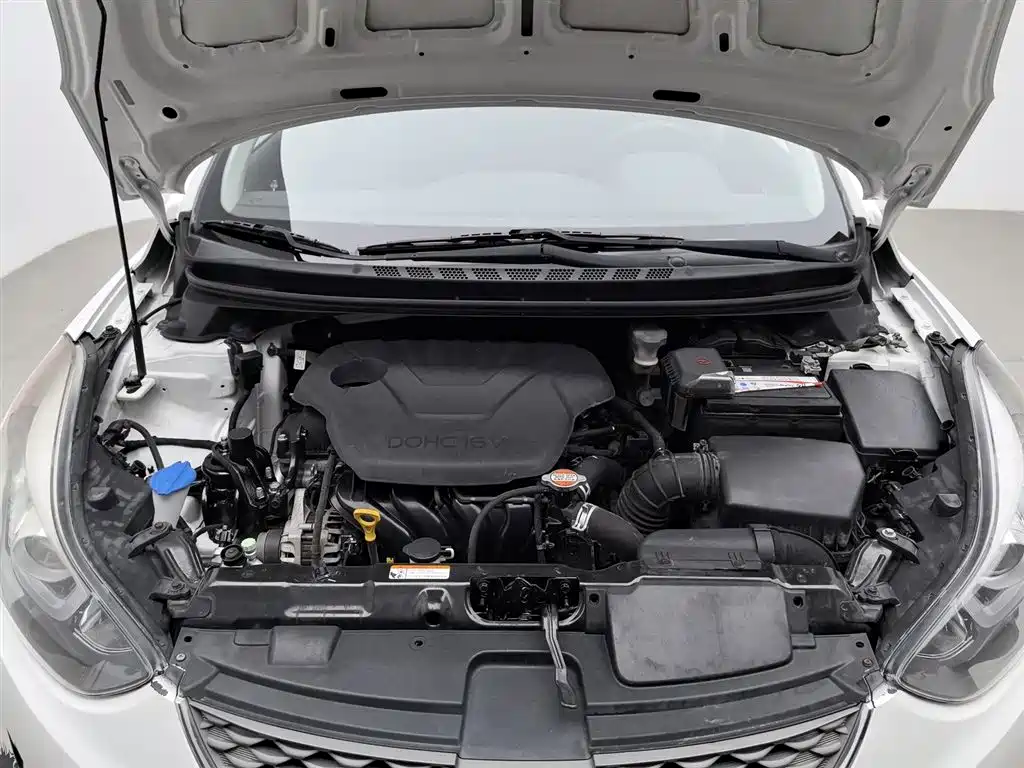 Hyundai Elantra Langdong 2018 — фото 6