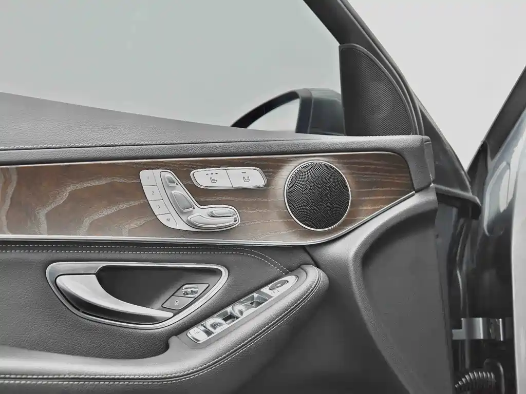 Mercedes-Benz GLC 2020 — фото 23