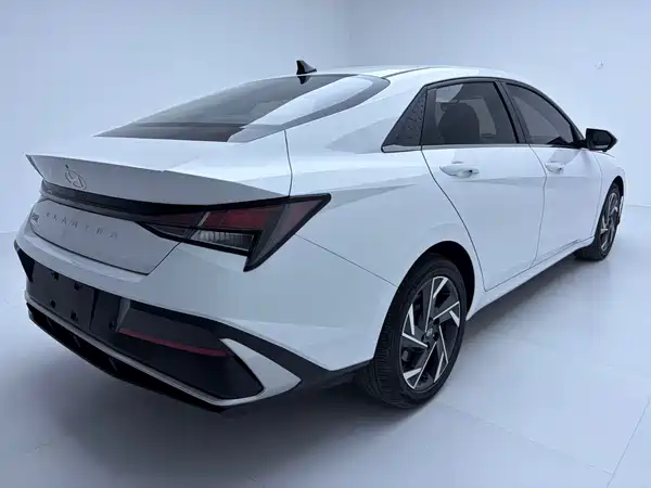 Hyundai Elantra 2023