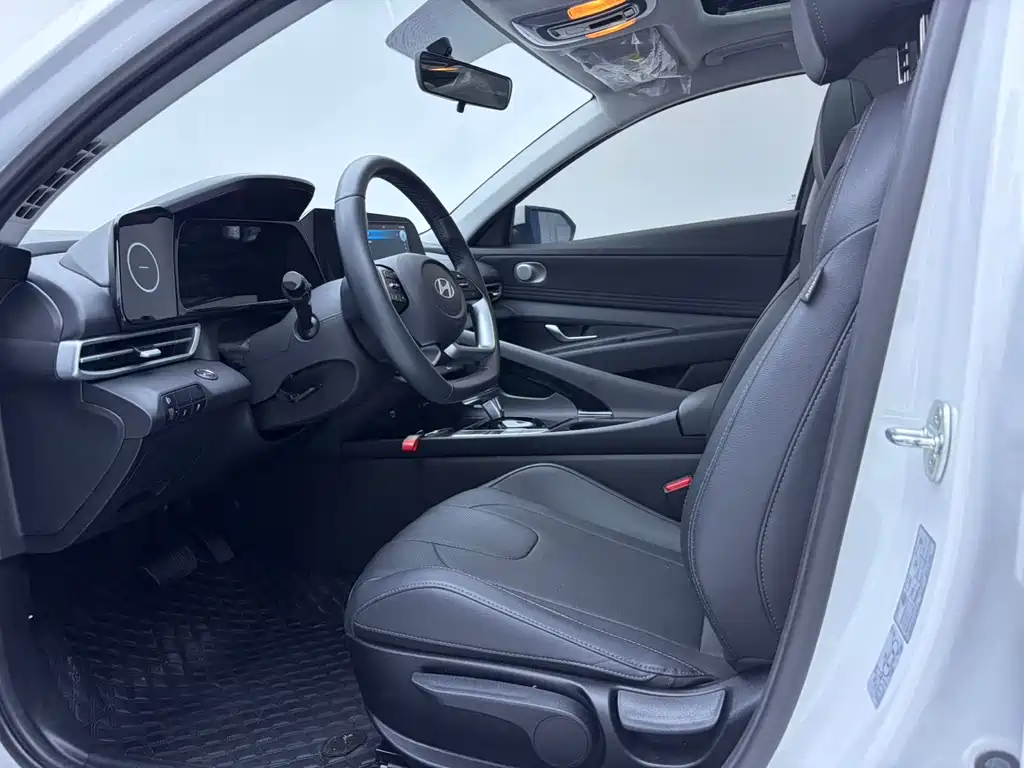 Hyundai Elantra 2023