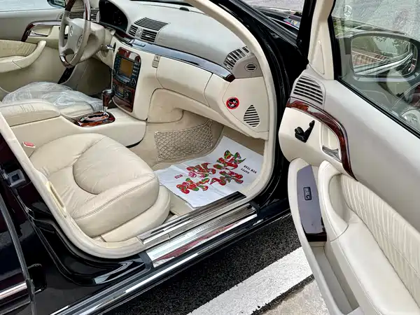 Mercedes-Benz S-Class 2005