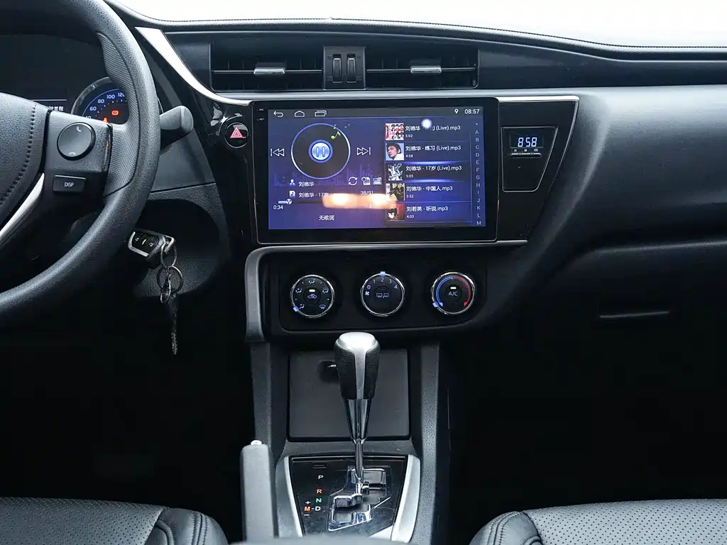 Toyota Corolla 2017 — фото 25