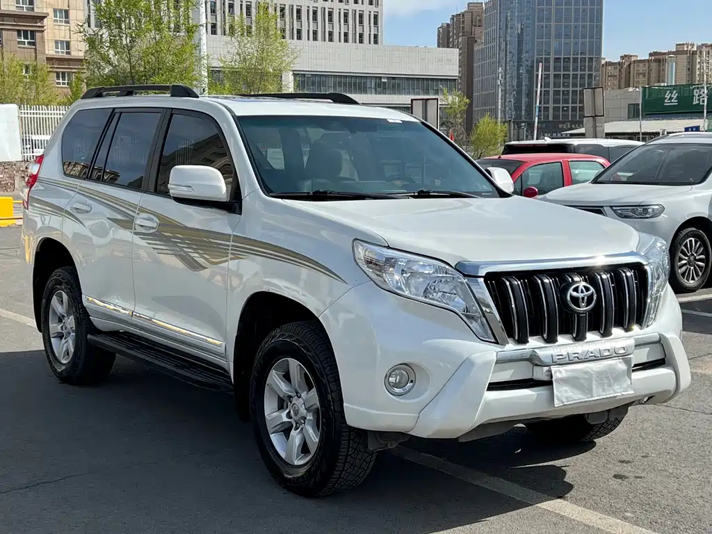 Toyota Prado 2015 — фото 3