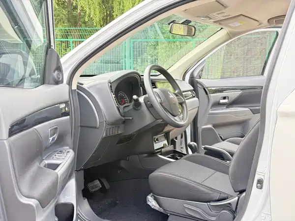 Mitsubishi Outlander 2021