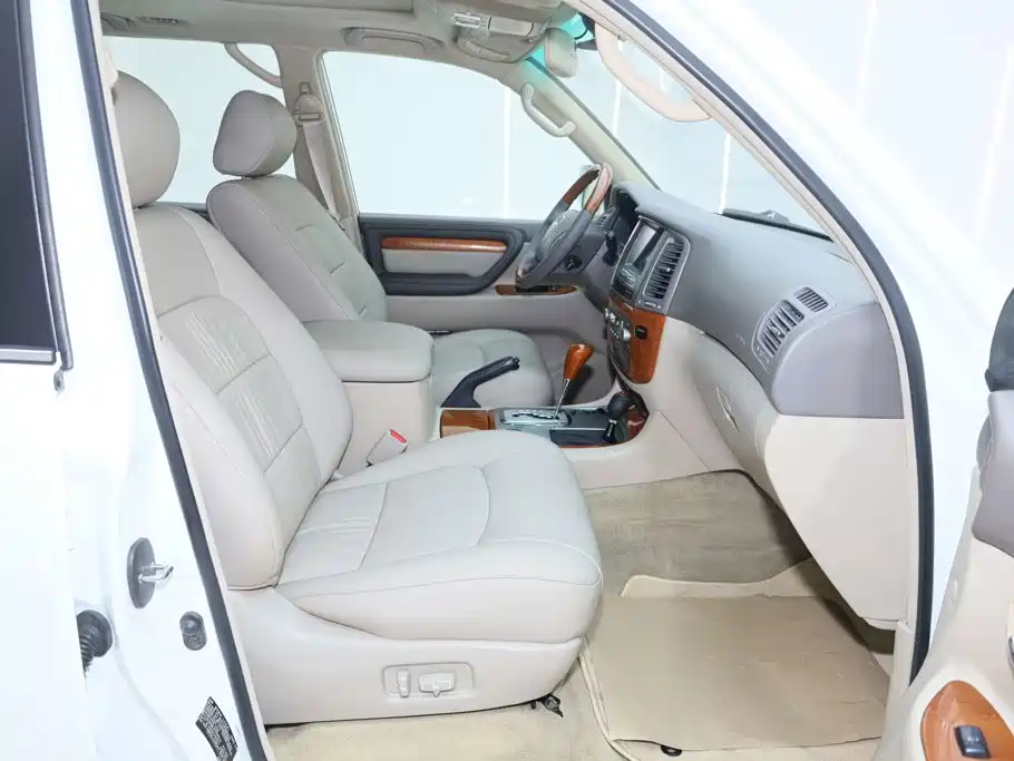 Lexus LX 2005 — фото 19
