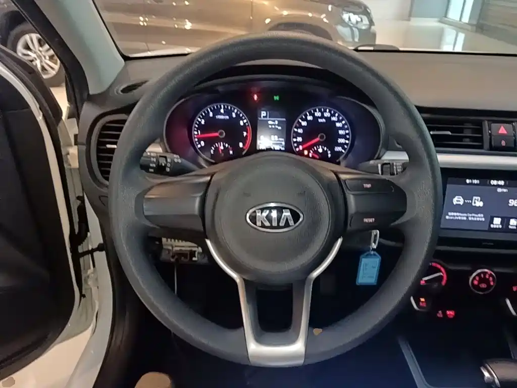Kia K2 2017 — фото 11