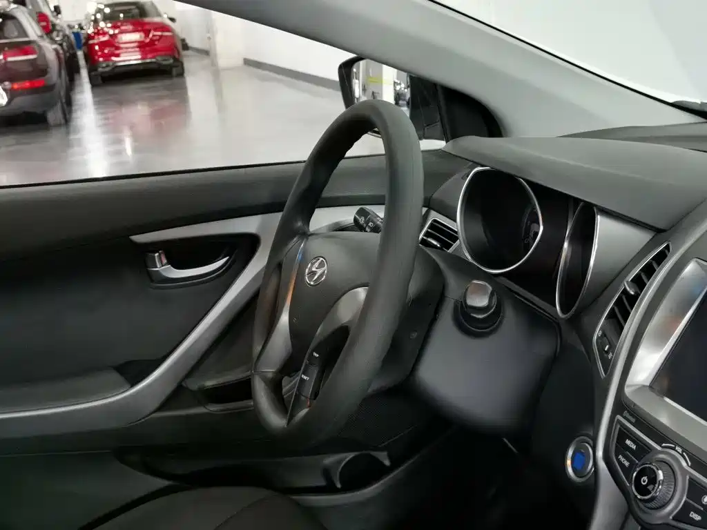 Hyundai Elantra Langdong 2016 — фото 22