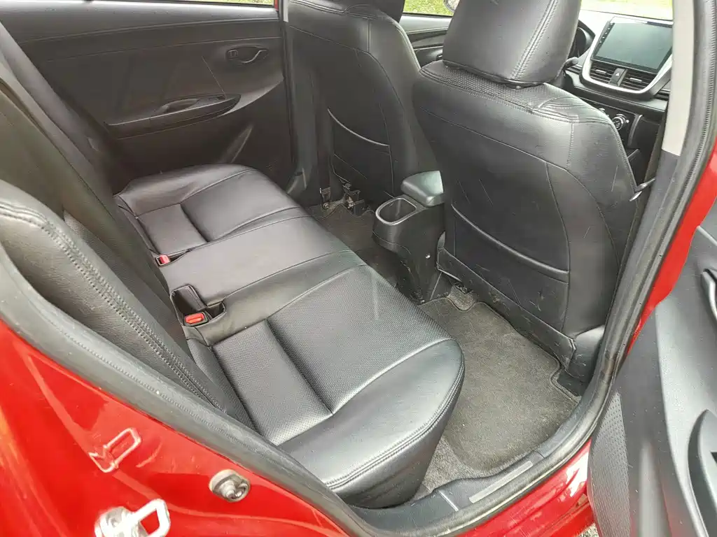 Toyota Yaris L 2017 — фото 14