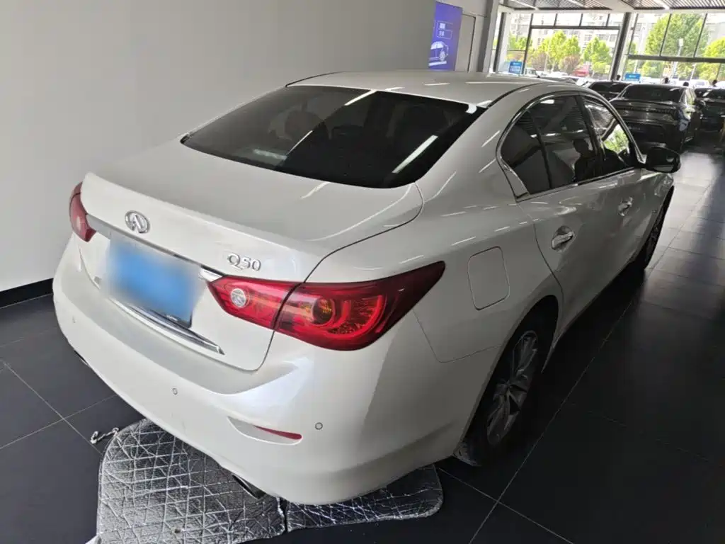Infiniti Q50L 2016