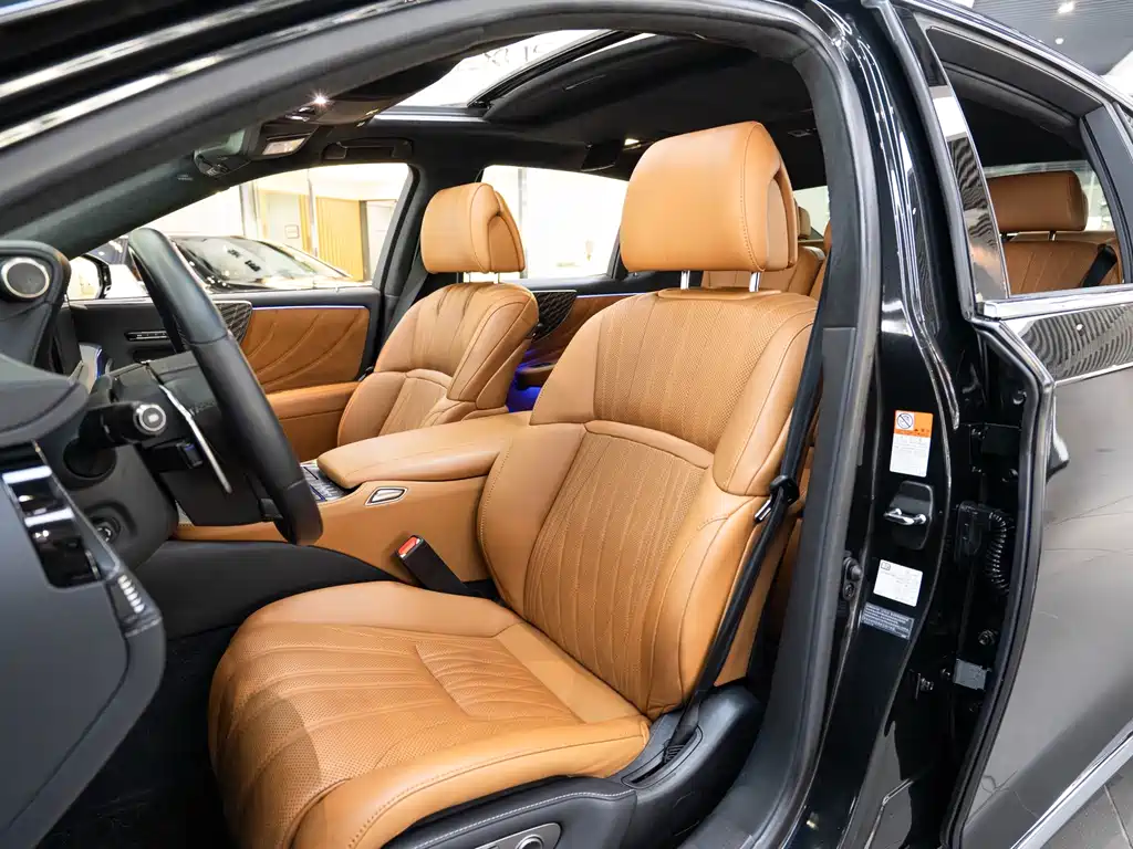 Lexus LS 2021 — фото 11