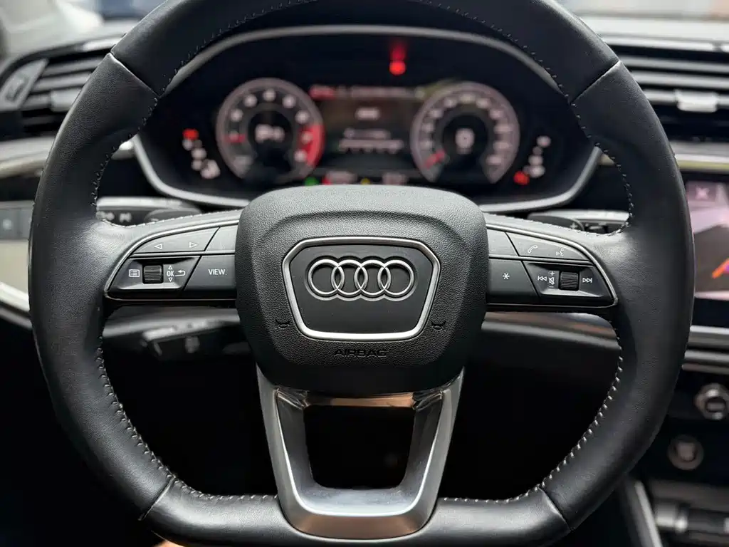 Audi Q3 2022 — фото 16