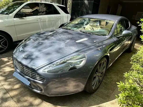 Aston Martin Rapide 2011