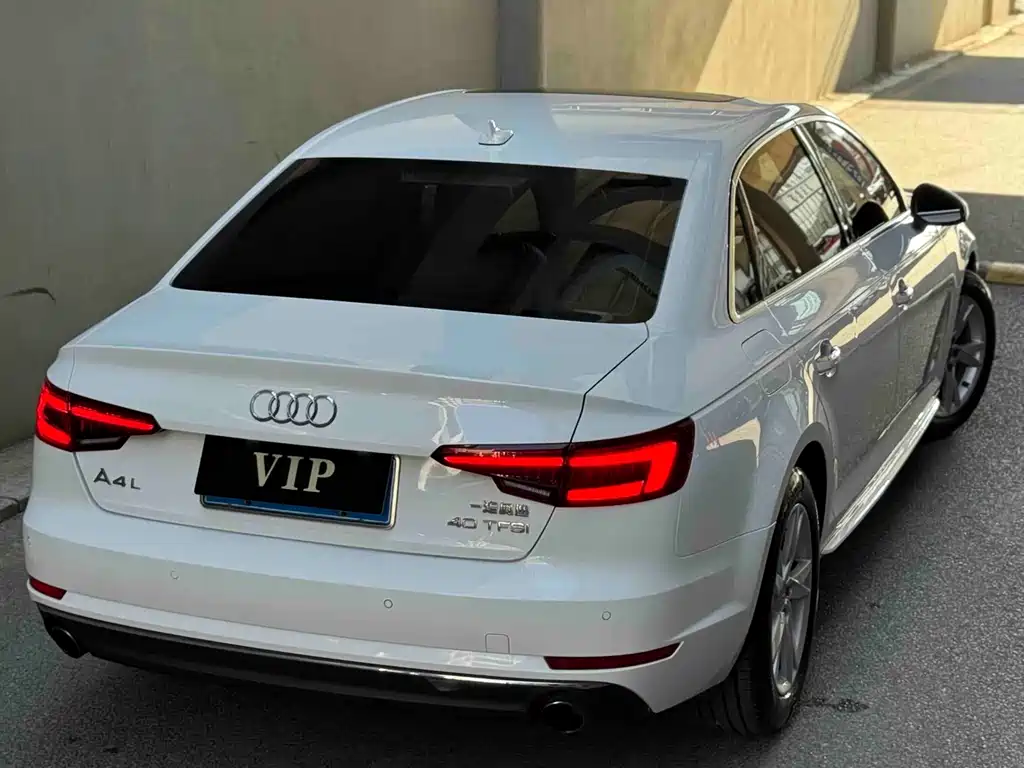 Audi A4L 2018