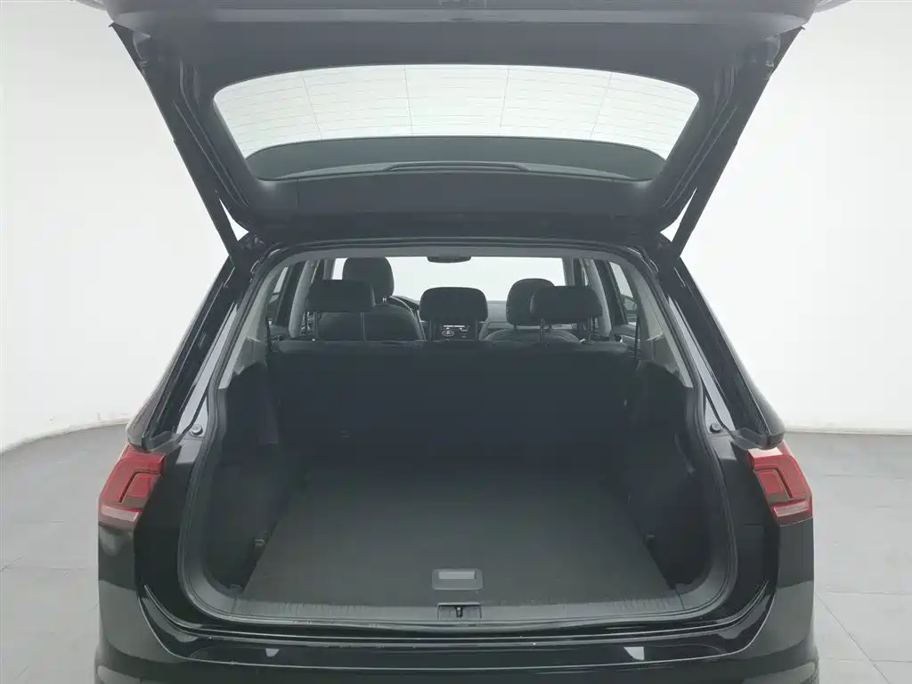 Volkswagen Tiguan L 2021 — фото 16