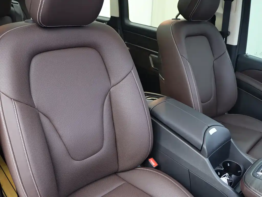Mercedes-Benz V-Class 2025 — фото 10