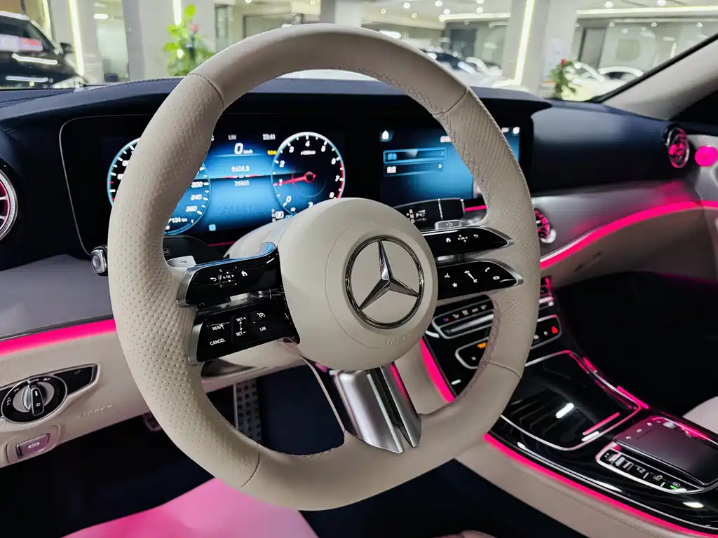 Mercedes-Benz E-Class 2023 — фото 11