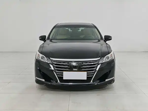 Toyota Crown 2016