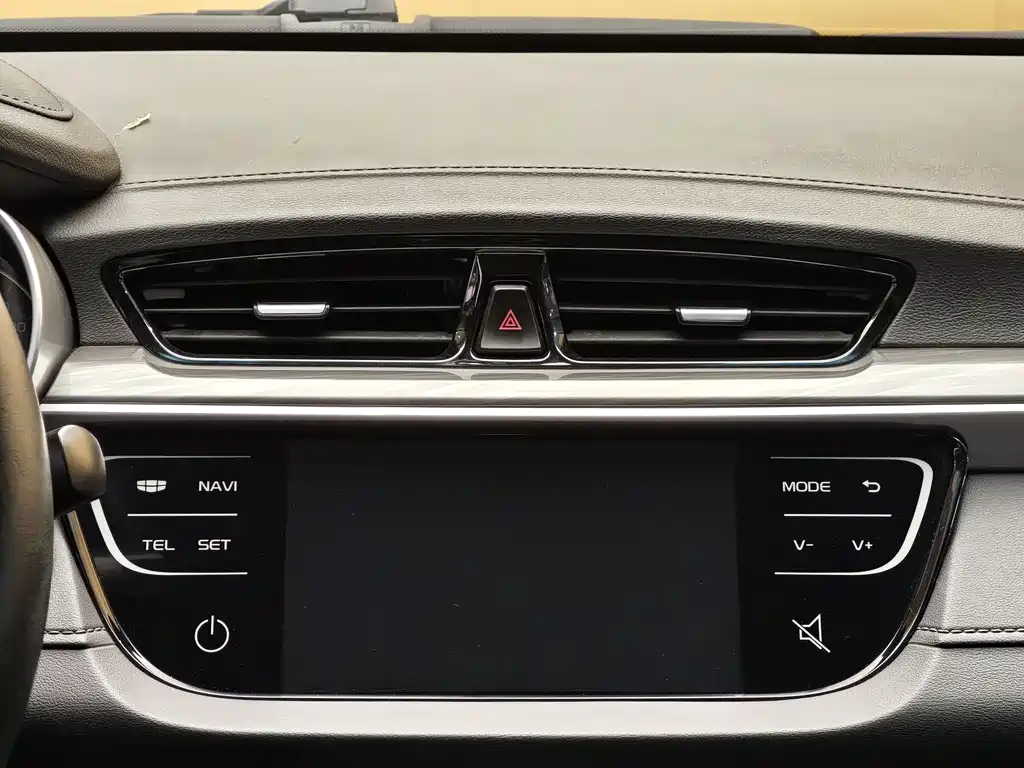 Geely Emgrand 2020 — фото 15